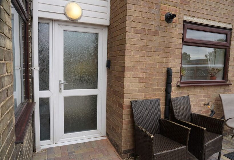 إقامة Lovely House In Cambridge With 5 Double Beds