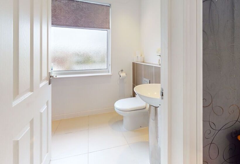 レジデンス Lovely House In Cambridge With 5 Double Beds