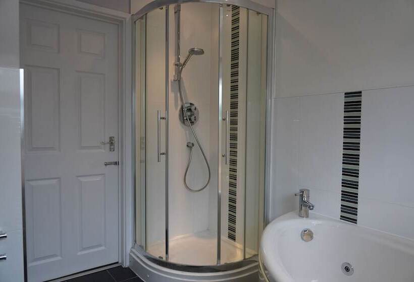 إقامة Lovely House In Cambridge With 5 Double Beds