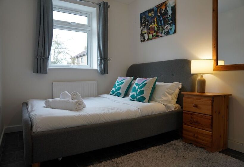 اقامتگاه Lovely House In Cambridge With 5 Double Beds