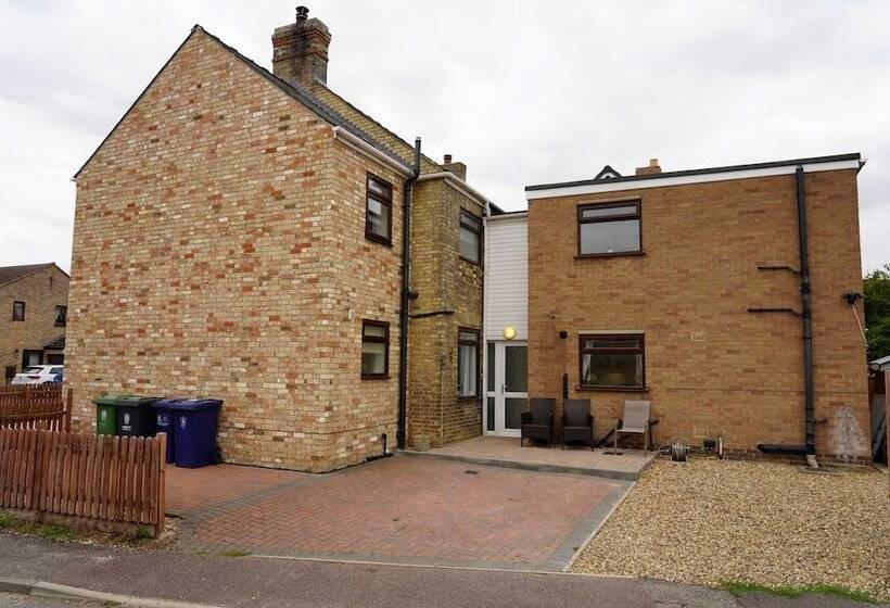 إقامة Lovely House In Cambridge With 5 Double Beds