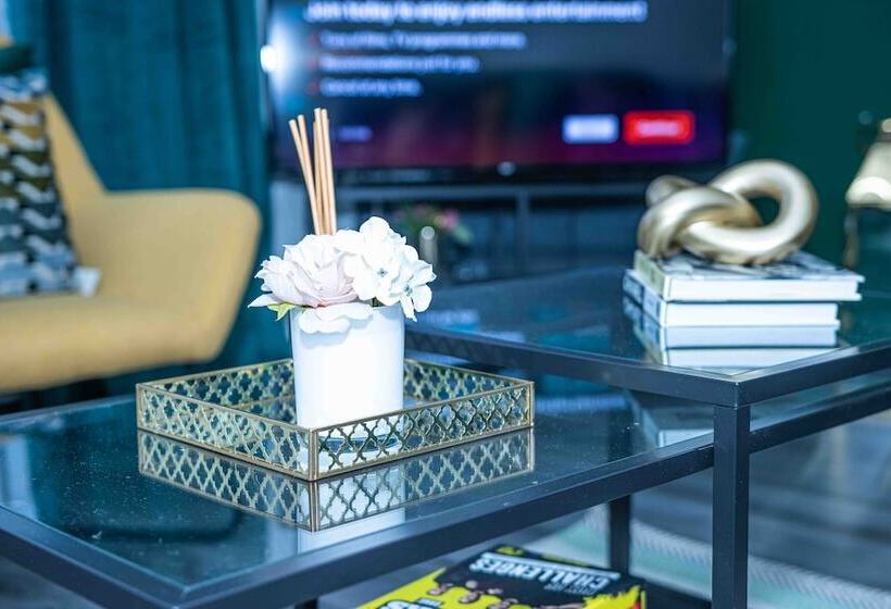 اقامتگاه Dudley 3bedroom Home Perfect For Long & Short Stay