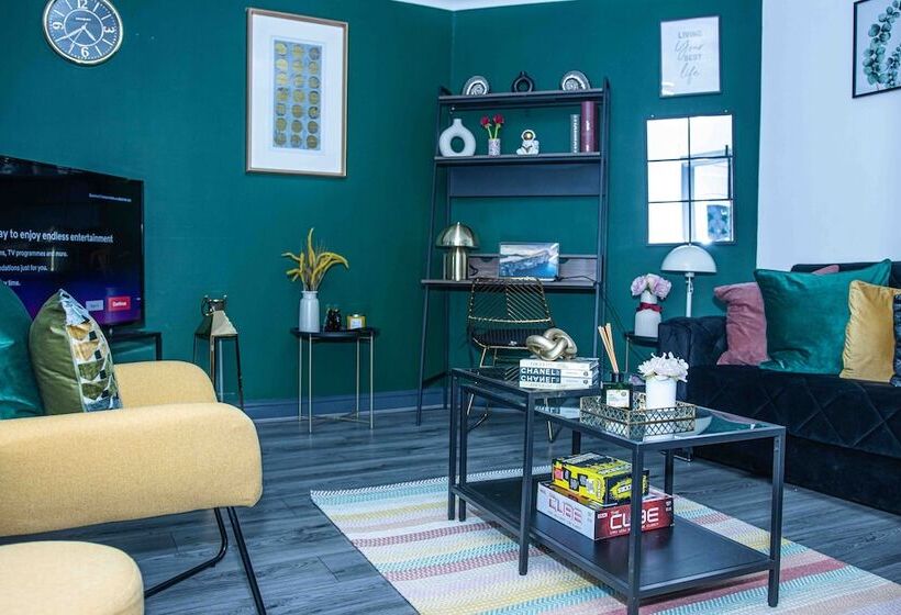 דירת נופש Dudley 3bedroom Home Perfect For Long & Short Stay