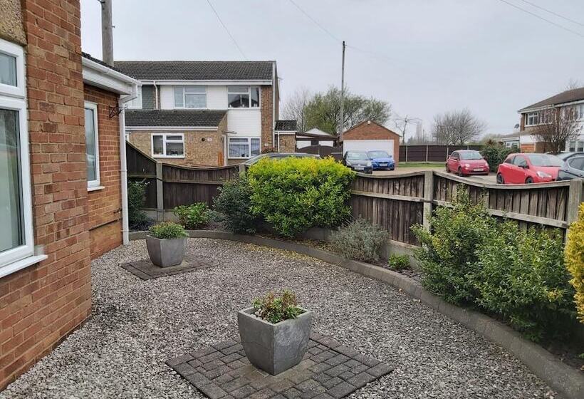 Резиденция Beautiful And Luxurious 4 Bed House In Essex