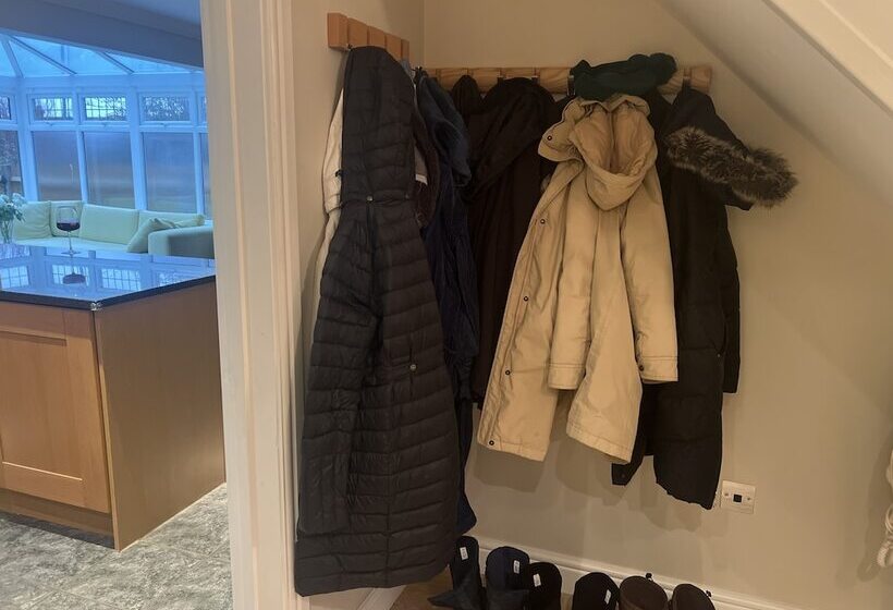 דירת נופש Remarkable 3 Bed House In Netley Abbey Southampton