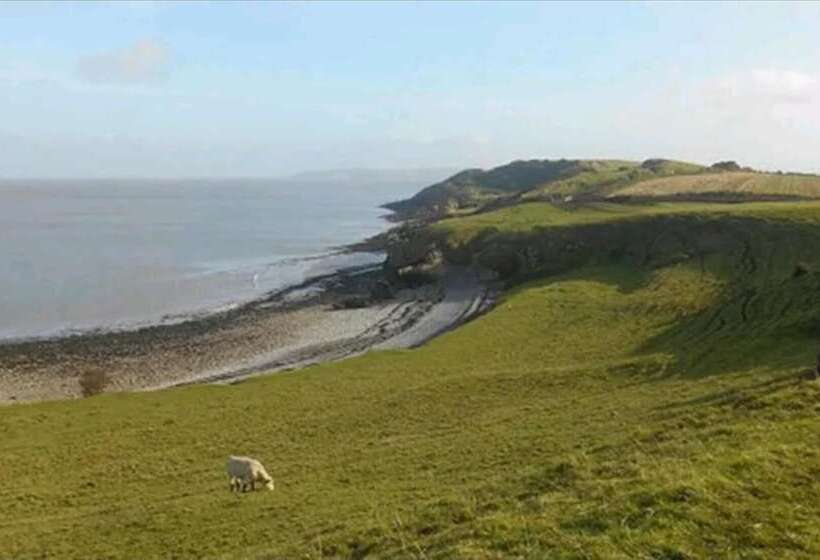 إقامة Stunning 2 Bed House In Weston Super Mare