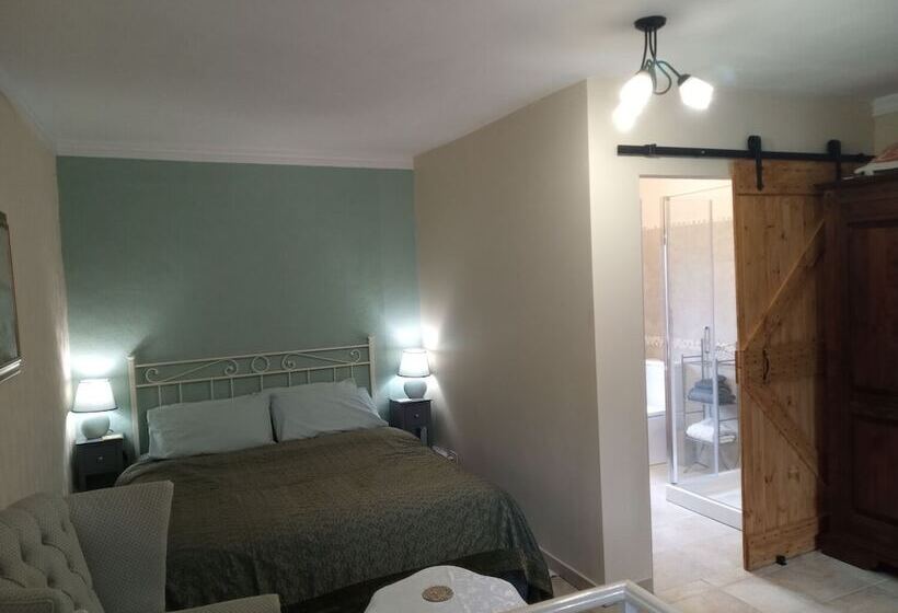 레지던스 Stunning 3 Bed House In Gallinaro, Aircon And Pool