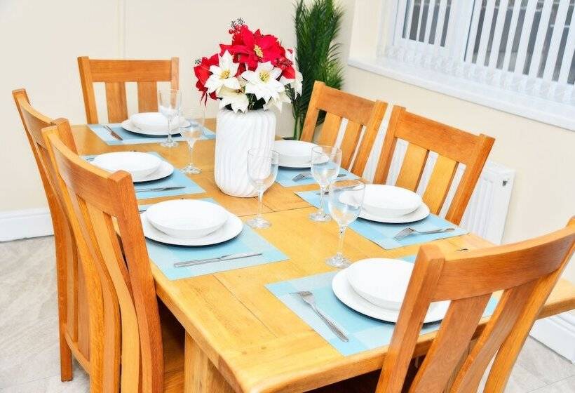 레지던스 Stylish 6 Bed Home