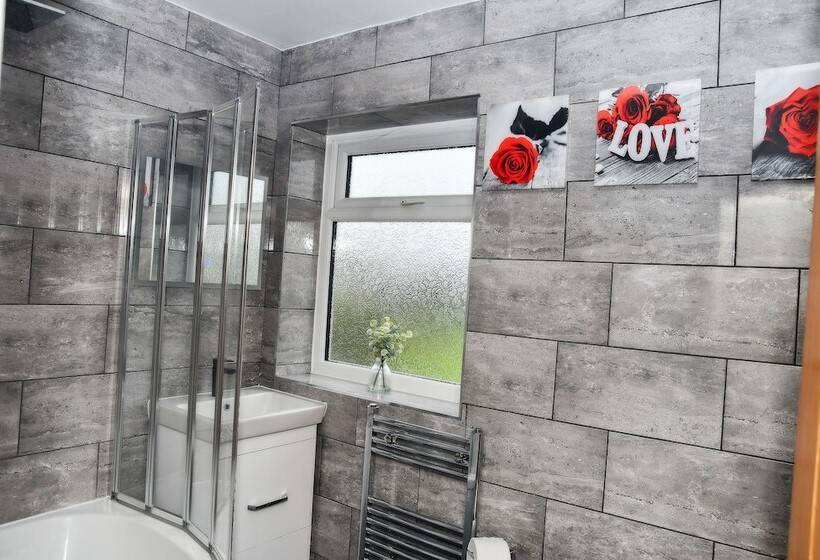 레지던스 Stylish 6 Bed Home