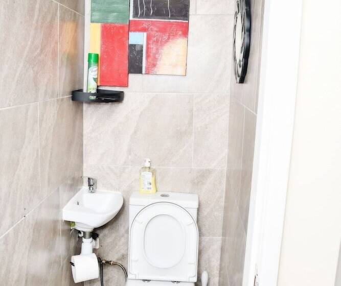 레지던스 Stylish 6 Bed Home