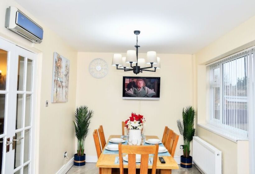 레지던스 Stylish 6 Bed Home