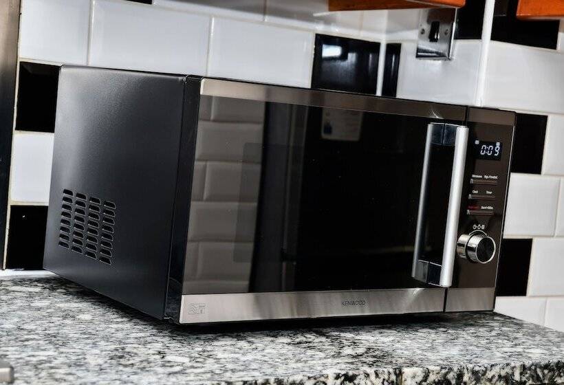 레지던스 Stylish 6 Bed Home