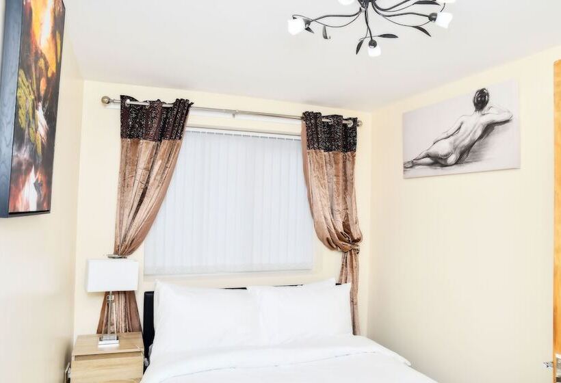 레지던스 Stylish 6 Bed Home