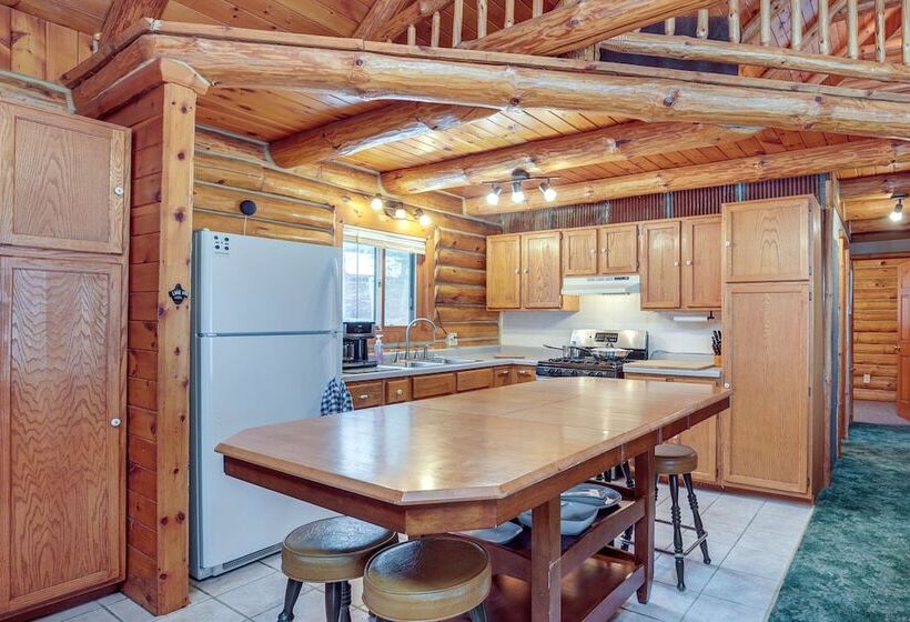 Rhinelander Waterfront Cabin W/ Deck & Fire Pit!