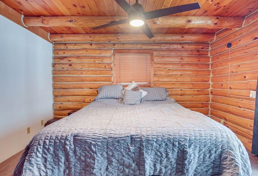 Rhinelander Waterfront Cabin W/ Deck & Fire Pit!