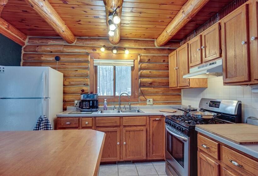 Rhinelander Waterfront Cabin W/ Deck & Fire Pit!