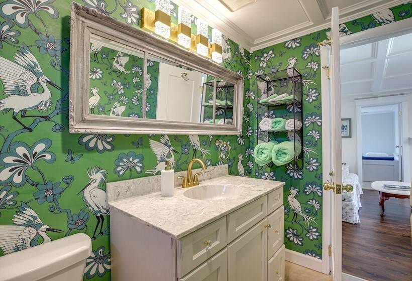 Cottage W/ Potomac River Views In Newburg!