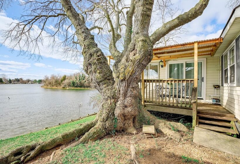 Cottage W/ Potomac River Views In Newburg!