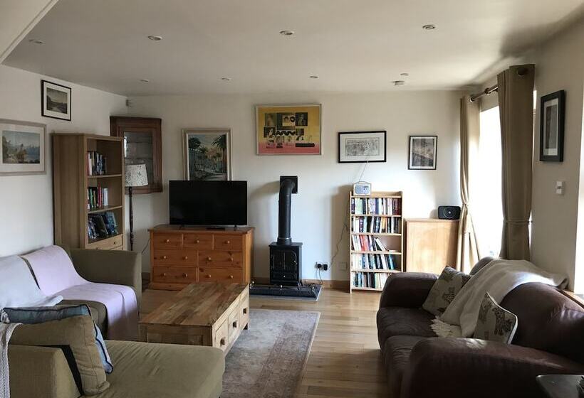 Riverlea Coach House