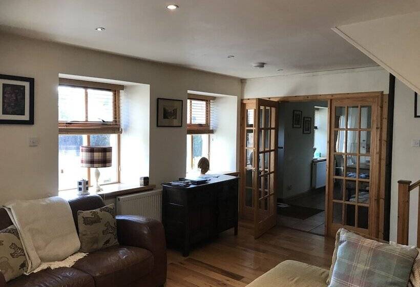 Riverlea Coach House