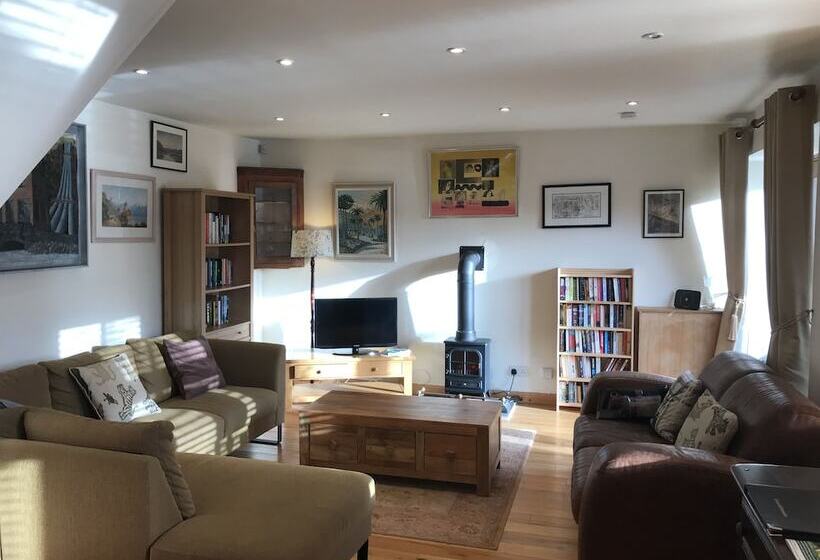 Riverlea Coach House