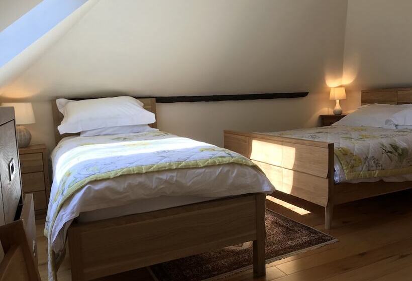 Riverlea Coach House