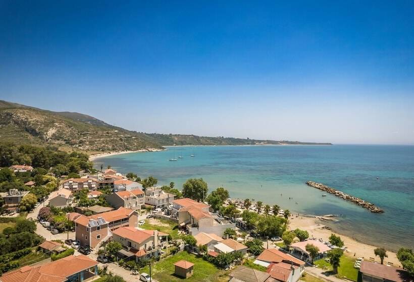 Rosilion Studios & Apartments