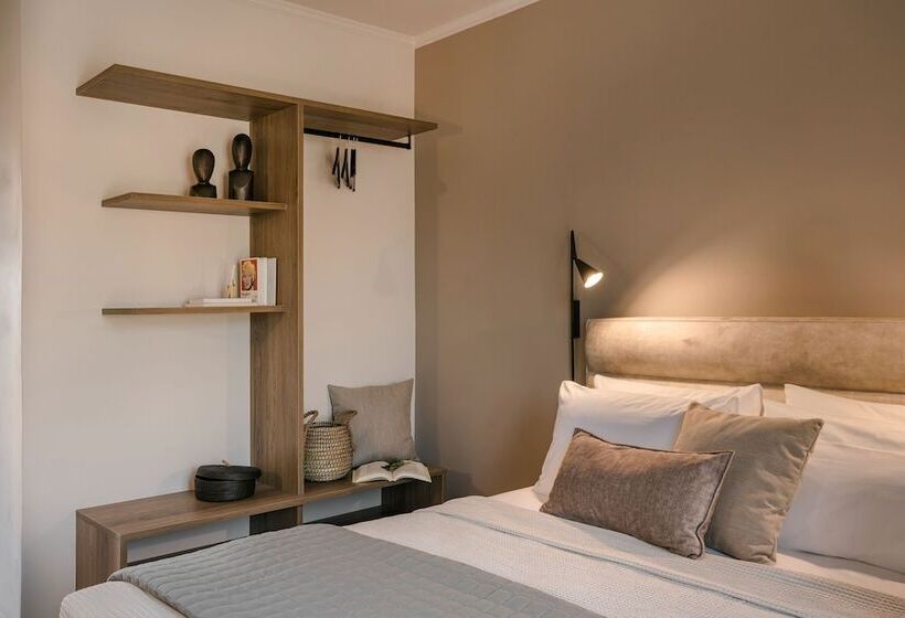 Rosilion Studios & Apartments