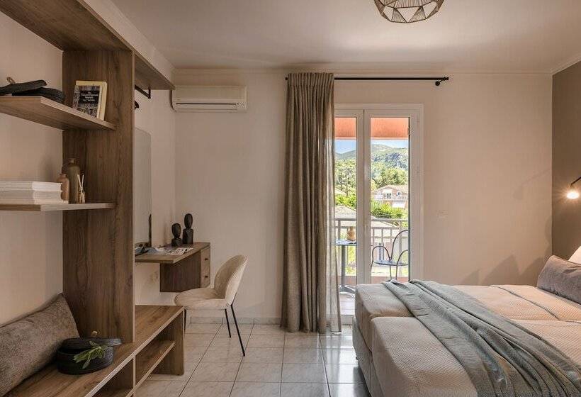 Rosilion Studios & Apartments