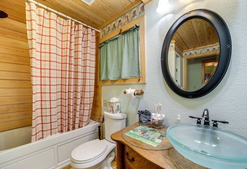 Santeetlah Lake Retreat W/ Dock: Walk To Water!