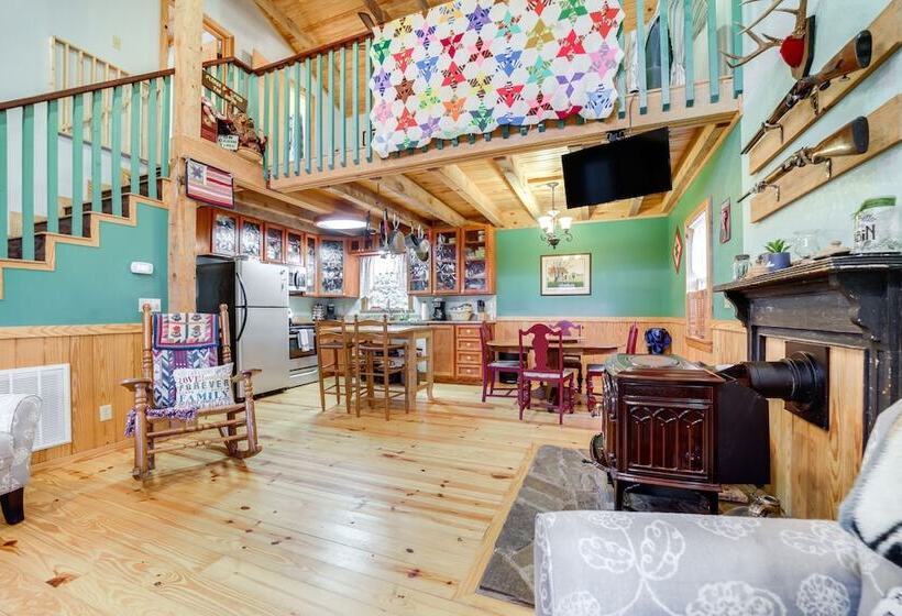 Santeetlah Lake Retreat W/ Dock: Walk To Water!