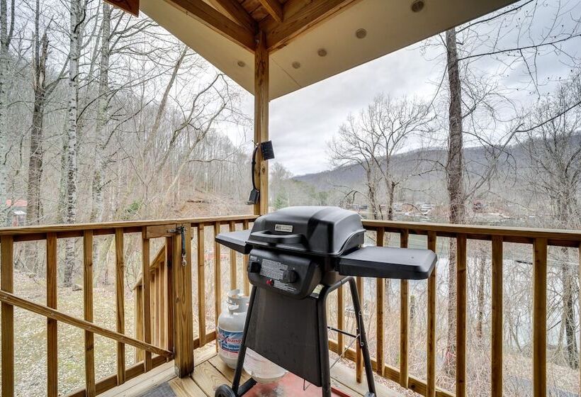 Santeetlah Lake Retreat W/ Dock: Walk To Water!