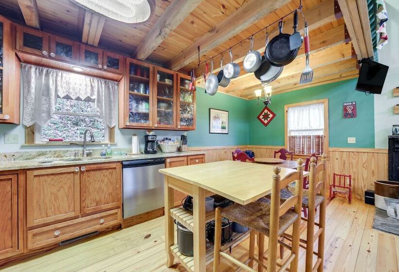 Santeetlah Lake Retreat W/ Dock: Walk To Water!