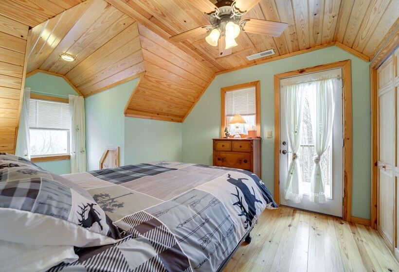 Santeetlah Lake Retreat W/ Dock: Walk To Water!