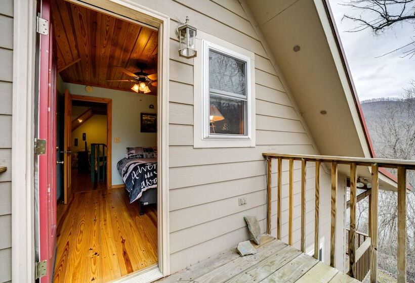 Santeetlah Lake Retreat W/ Dock: Walk To Water!