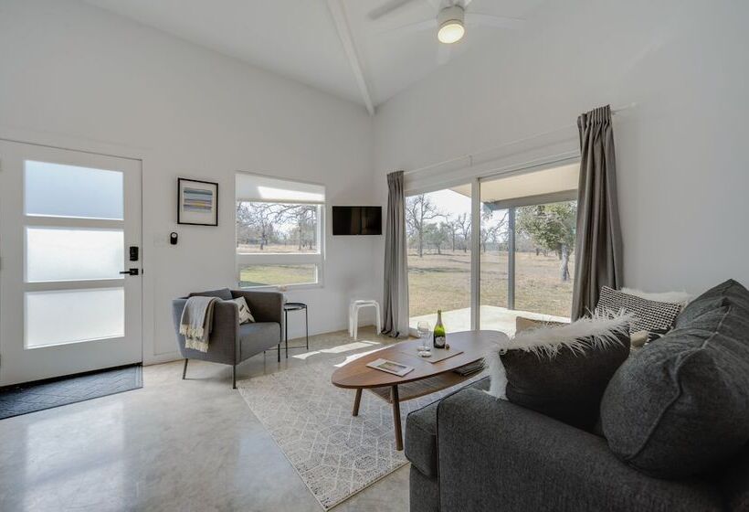 Art Ranch Fredericksburg Home 13 Mi To Main Street