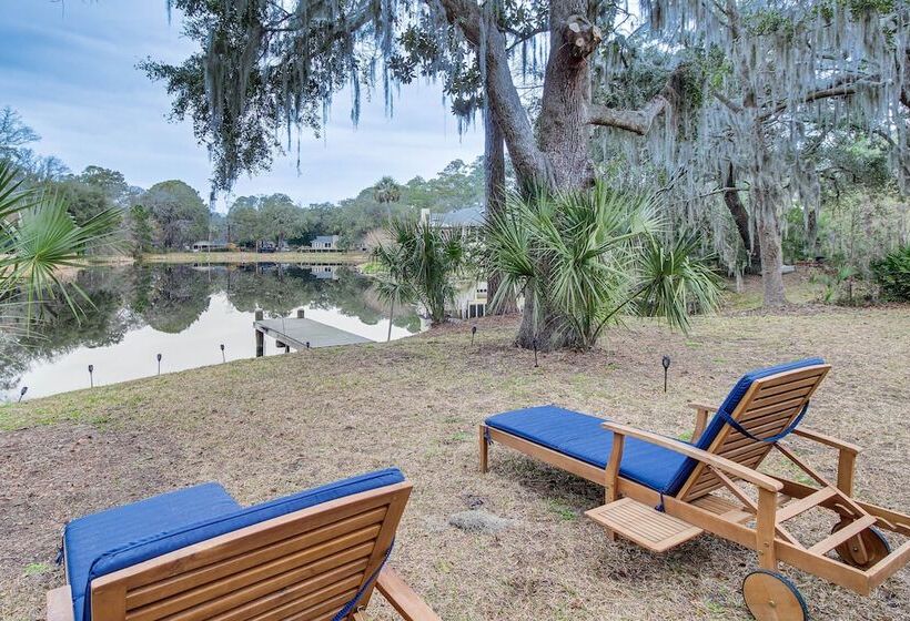 Serene Savannah Retreat W/ Waterfront Deck!
