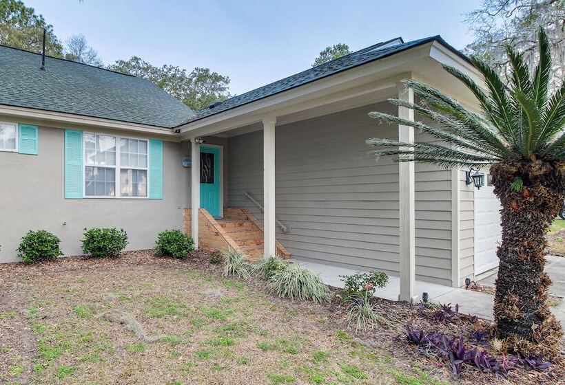 Serene Savannah Retreat W/ Waterfront Deck!