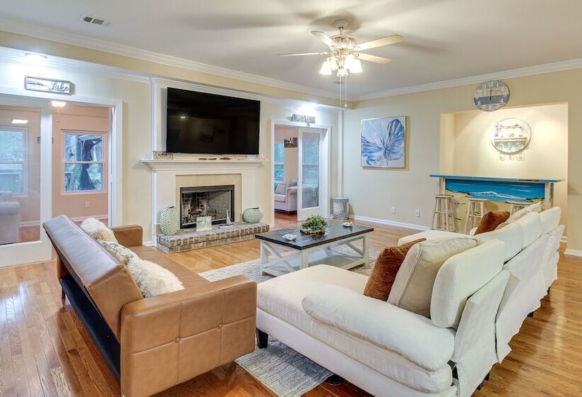 Serene Savannah Retreat W/ Waterfront Deck!