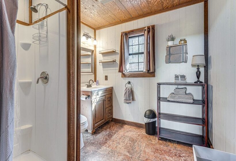 Smoky Mountain Cabin W/ Fire Pit & Stunning Views!