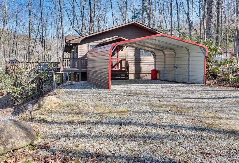 Smoky Mountain Cabin W/ Fire Pit & Stunning Views!
