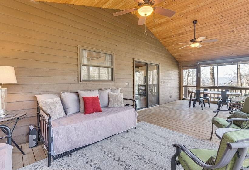 Smoky Mountain Cabin W/ Fire Pit & Stunning Views!