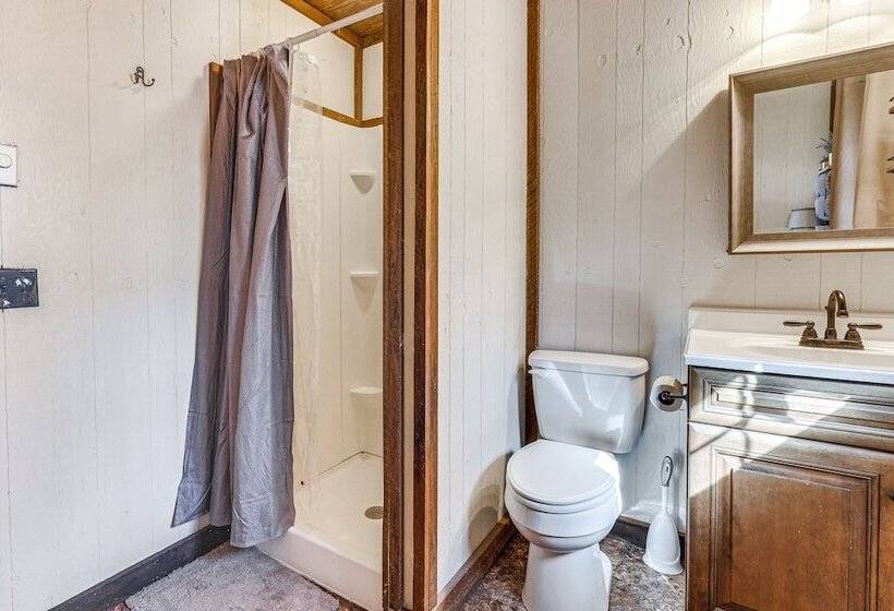 Smoky Mountain Cabin W/ Fire Pit & Stunning Views!