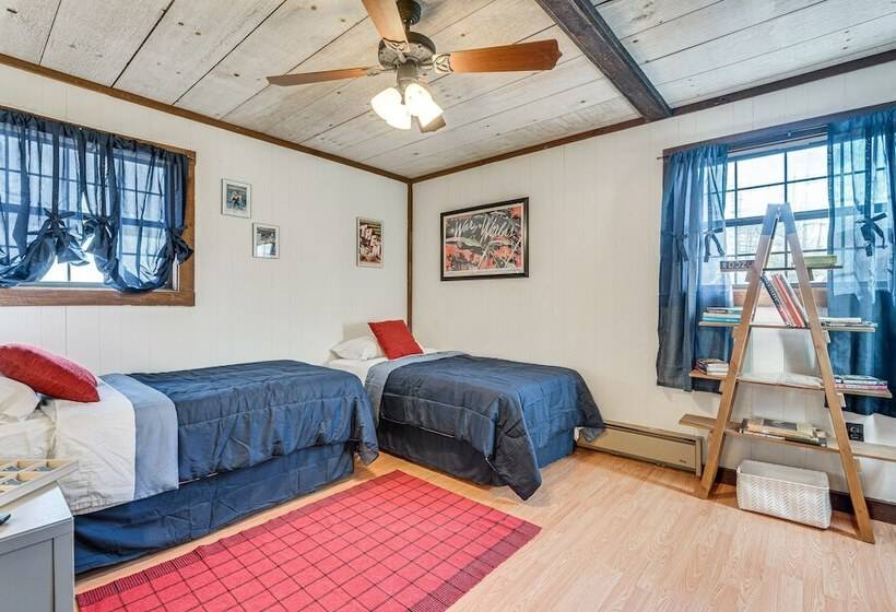 Smoky Mountain Cabin W/ Fire Pit & Stunning Views!