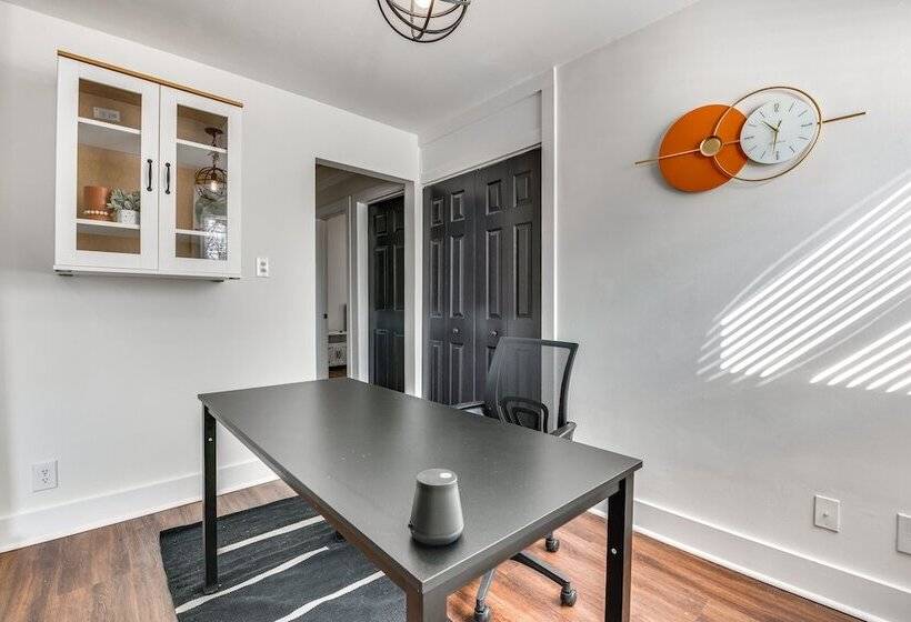 Smyrna Home W/ Porch: 2 Mi To Battery Atlanta!