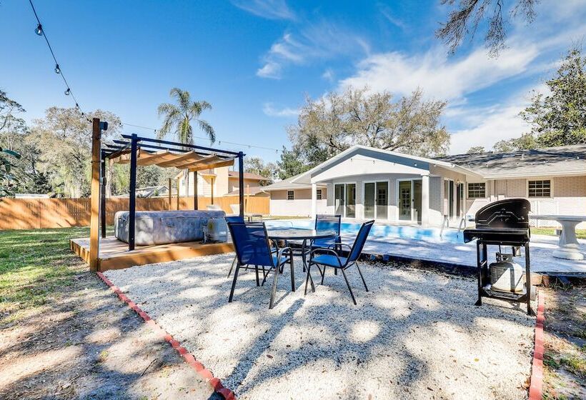Spacious Brandon Home: Hot Tub, Pool, & Game Room