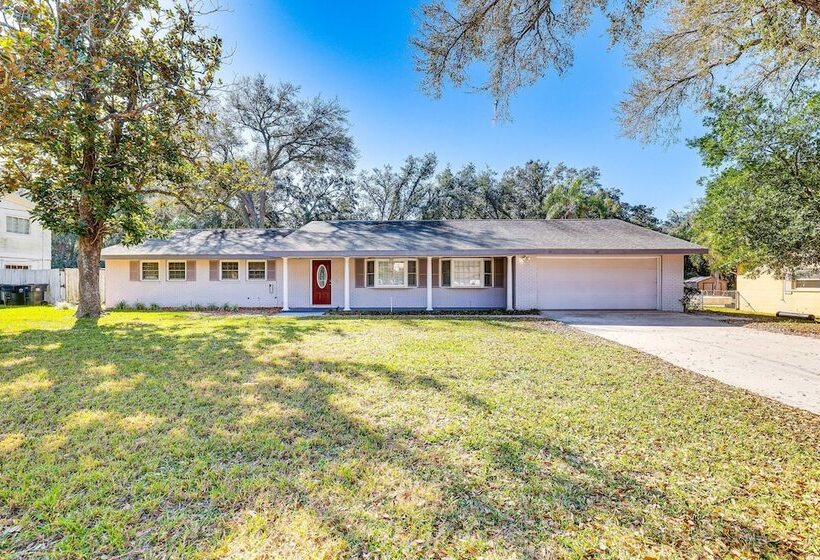 Spacious Brandon Home: Hot Tub, Pool, & Game Room