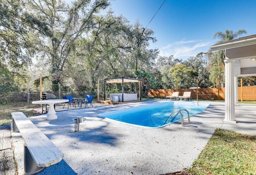 Spacious Brandon Home: Hot Tub, Pool, & Game Room