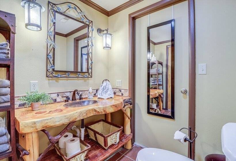 Spacious Cabin W/ Private Dock On White River!