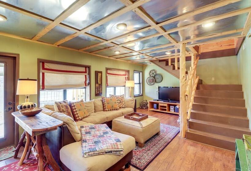 Spacious Cabin W/ Private Dock On White River!